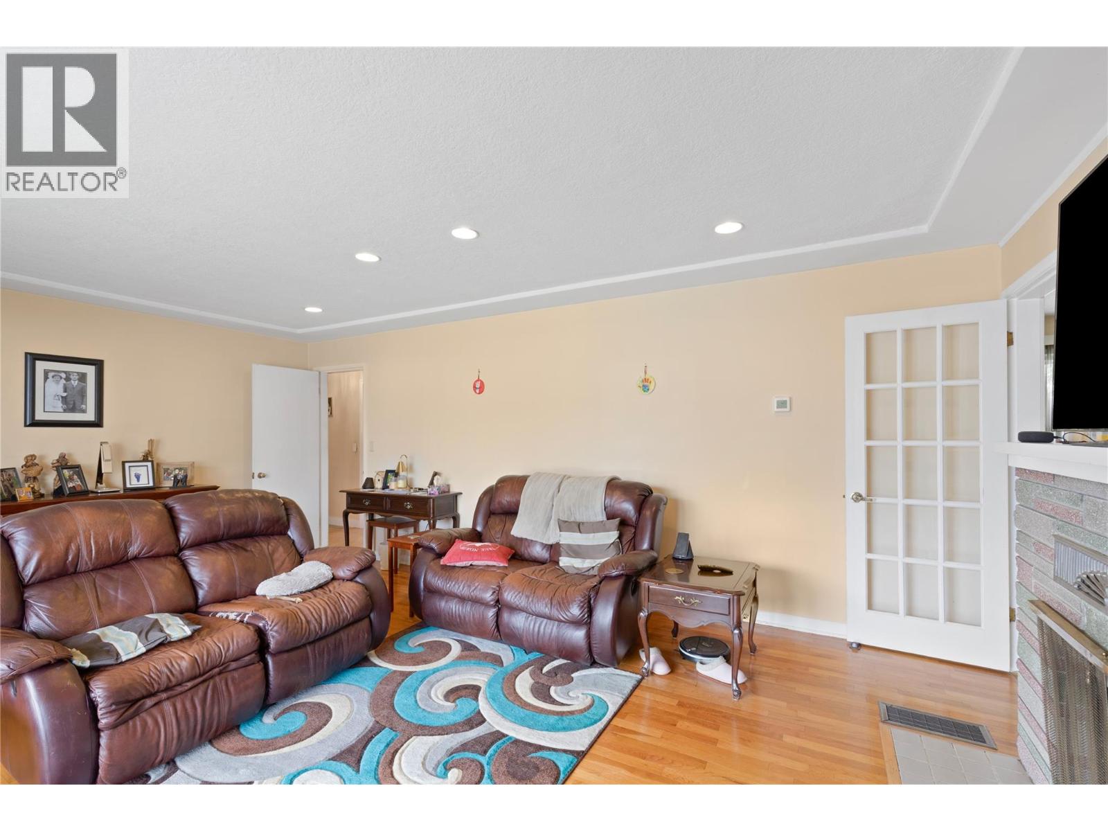 1230 Shuswap Avenue, Sicamous