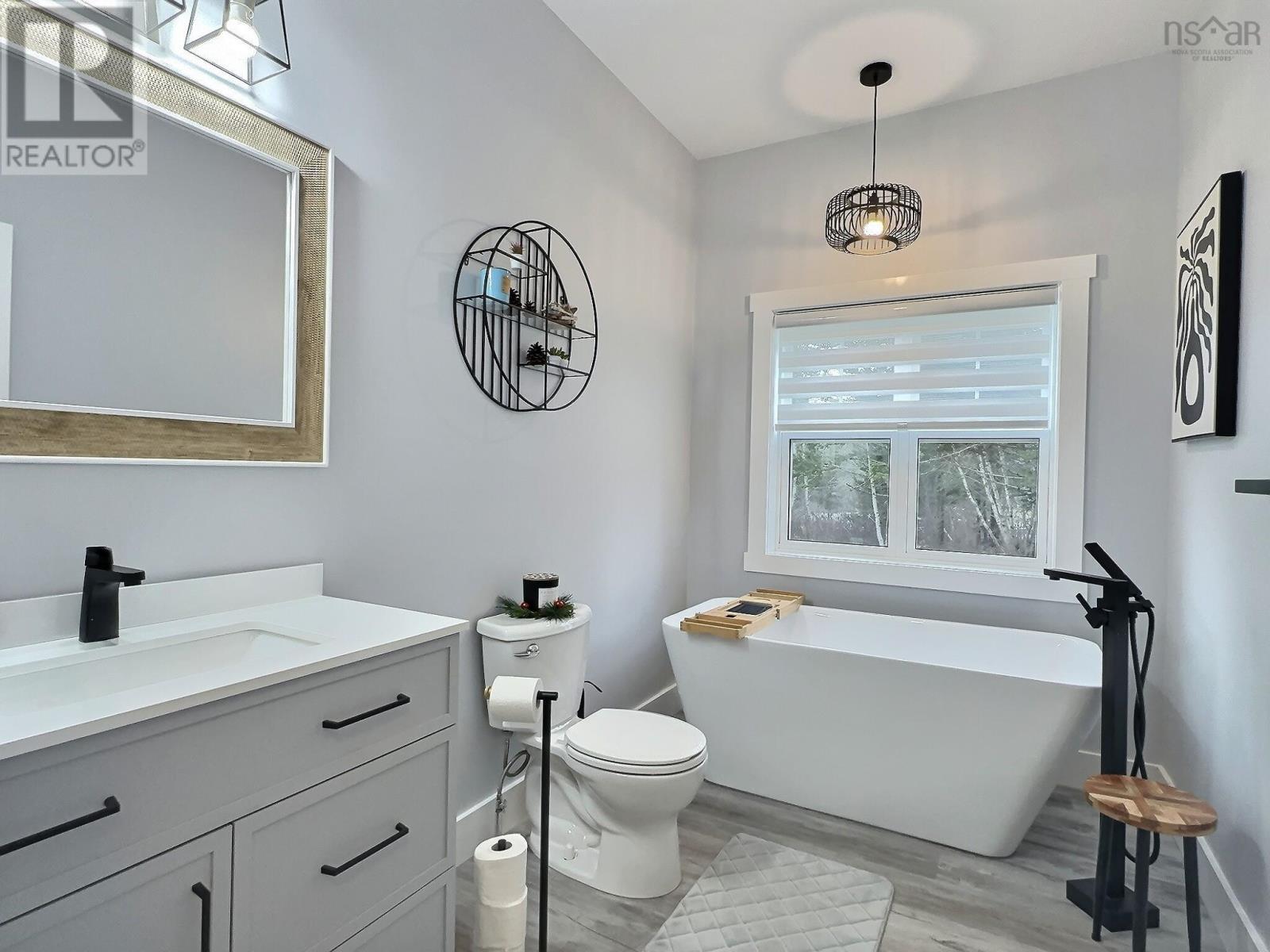 Property 4 of 21 of 94 Tyler Avenue