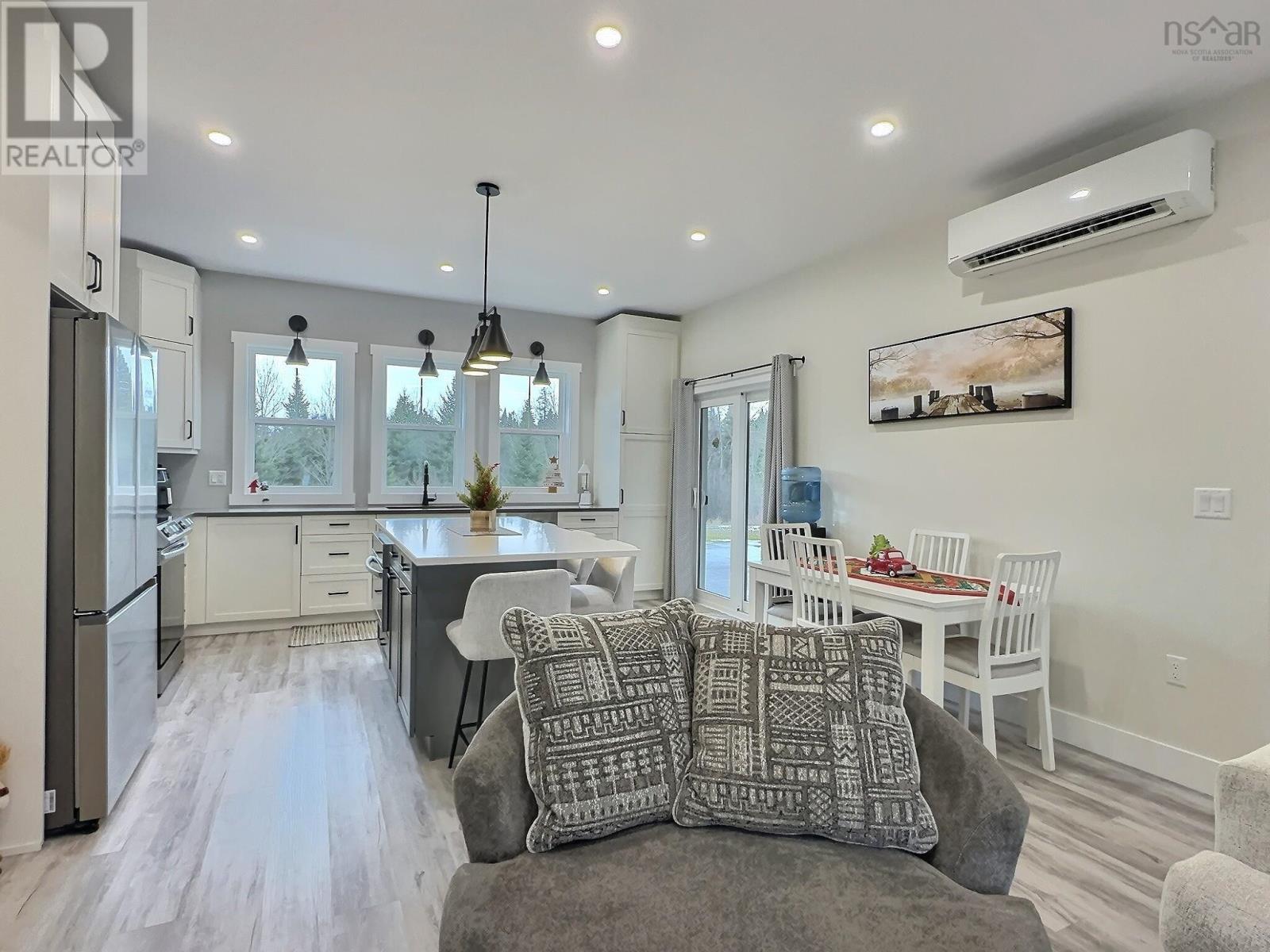 Property 11 of 21 of 94 Tyler Avenue