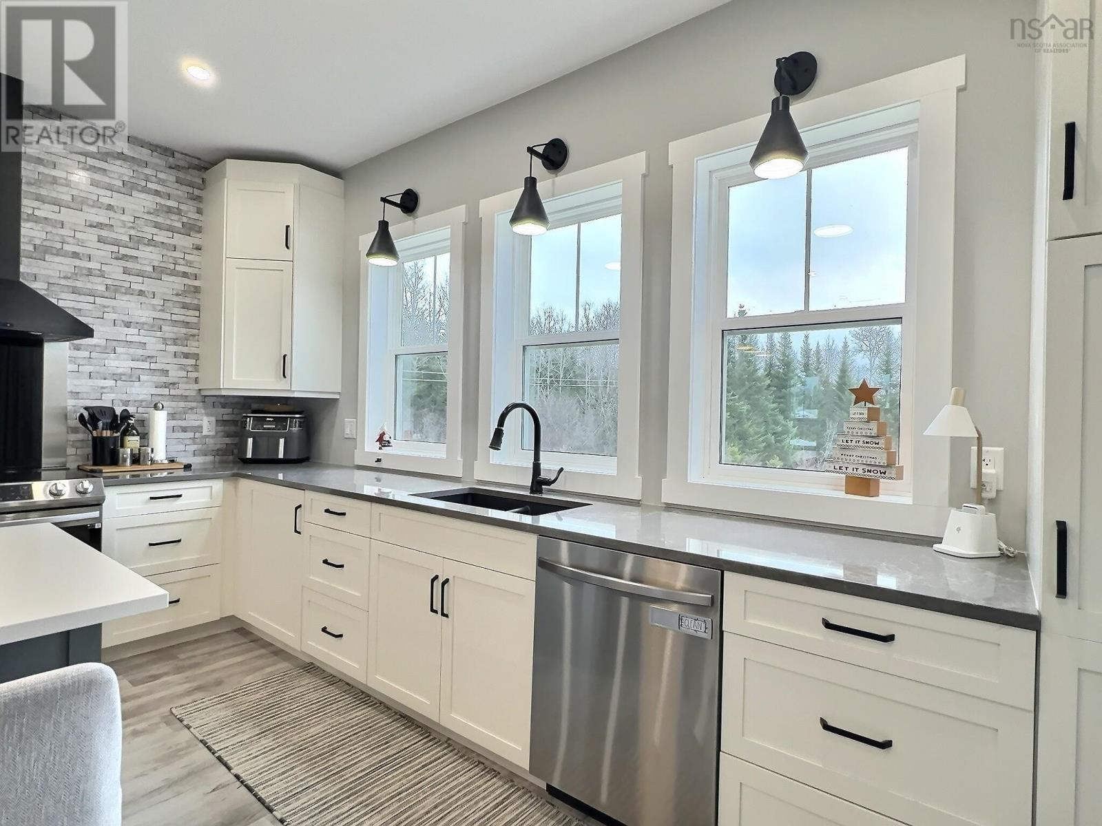 Property 17 of 21 of 94 Tyler Avenue