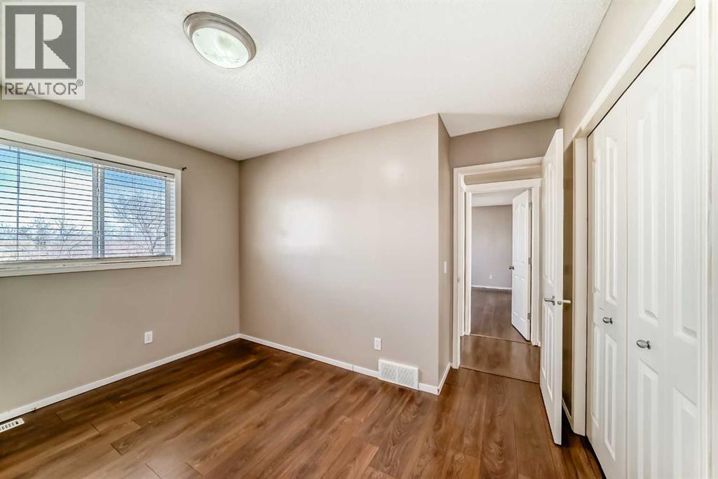 131 Somerside Crescent SW, Calgary, Alberta