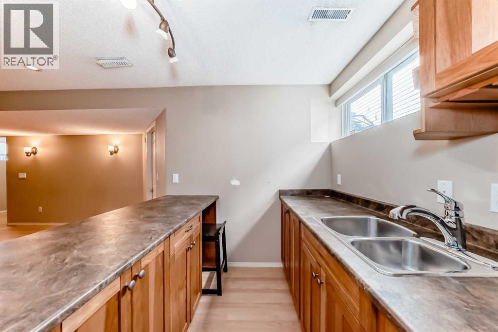 Single Family House for Sale in  Somerside Crescent SW Somerset Calgary 