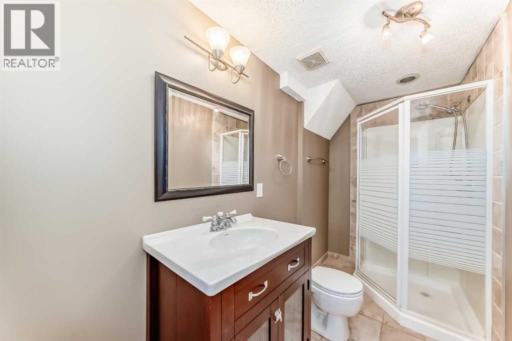 Single Family House for Sale in  Somerside Crescent SW Somerset Calgary 