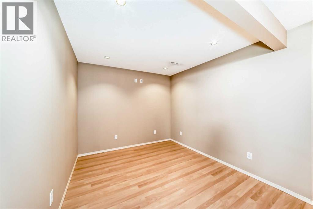 Single Family House for Sale in  Somerside Crescent SW Somerset Calgary 