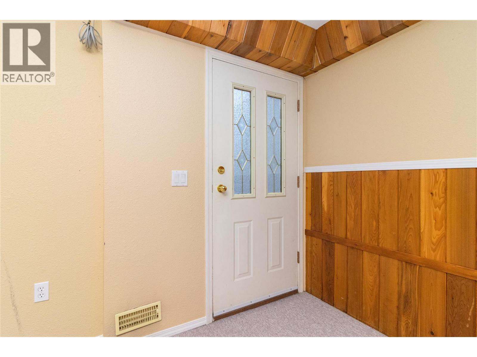 680 Richards Road, Kelowna