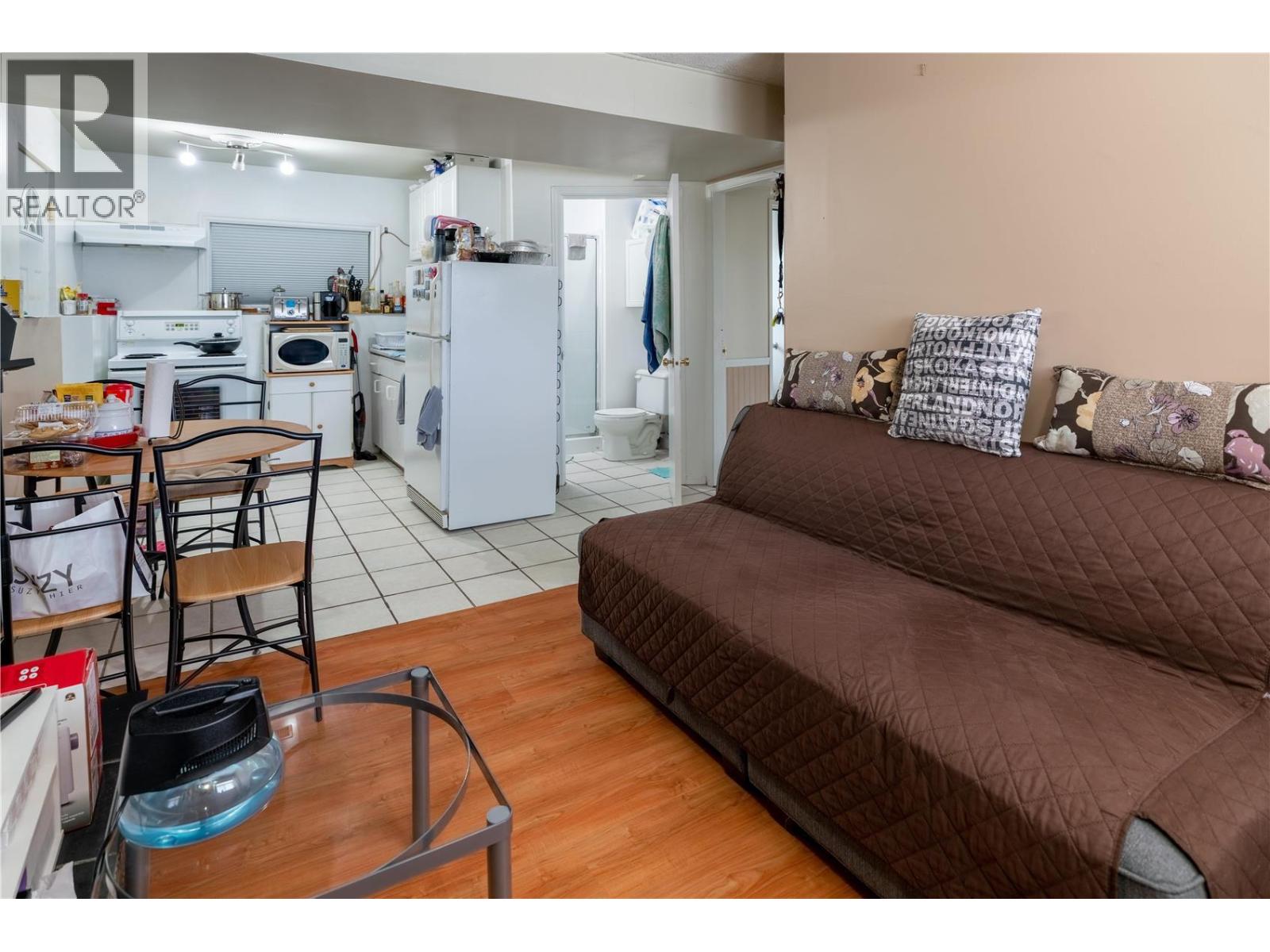 1030 Quesnel Road, Kelowna