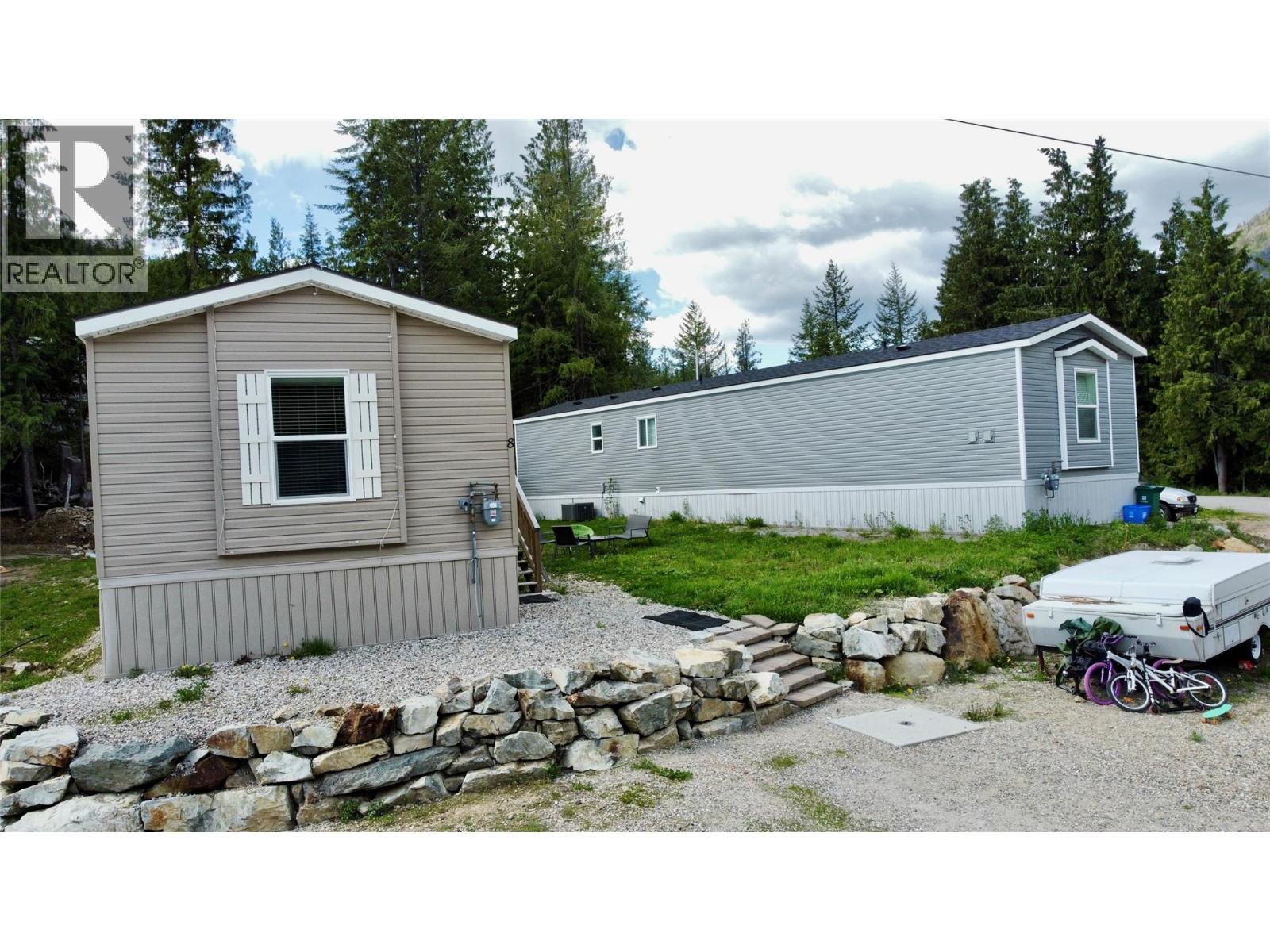 8 891 MONTE VISTA Drive, Rossland