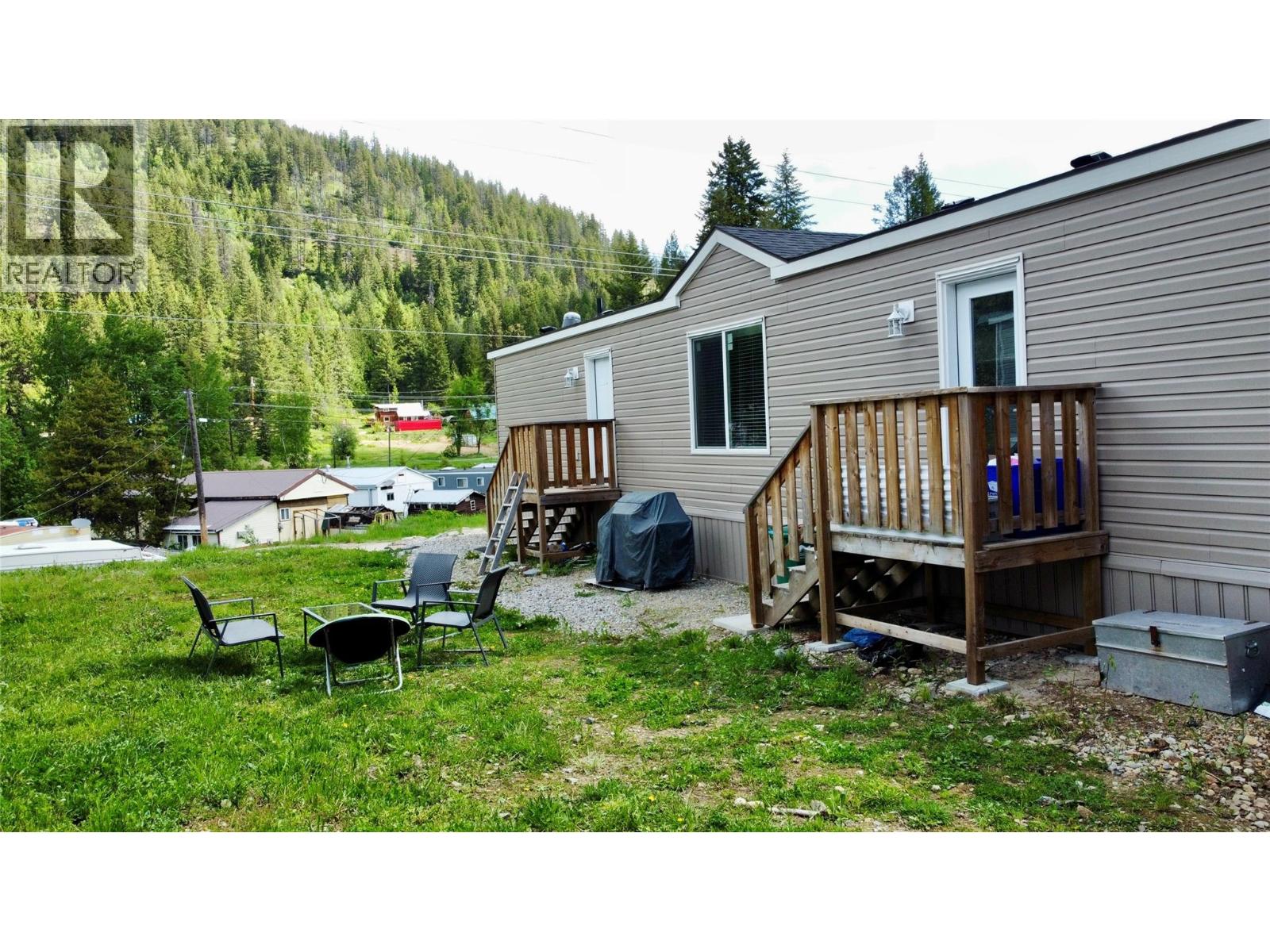 8 891 MONTE VISTA Drive, Rossland