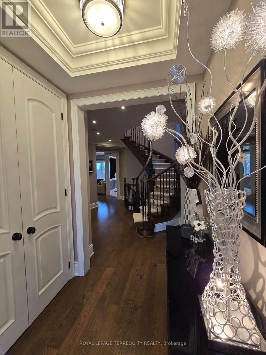 19 BLACK DIAMOND CRESCENT - 7