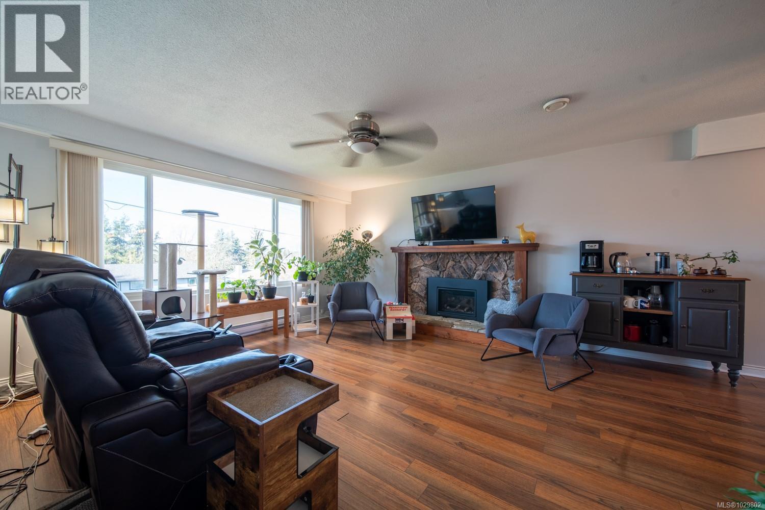 565 NOVA ST - Image 2