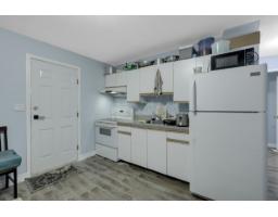 12255 64a Avenue, Surrey, BC V3W3R8 Photo 24