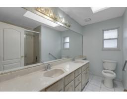 12255 64a Avenue, Surrey, BC V3W3R8 Photo 15