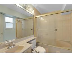 12255 64a Avenue, Surrey, BC V3W3R8 Photo 18
