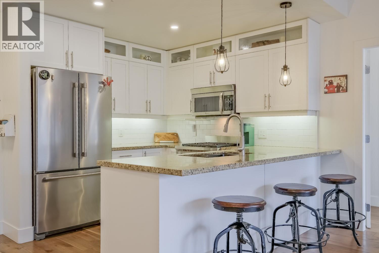 1160 Bernard Avenue Unit# 215, Kelowna