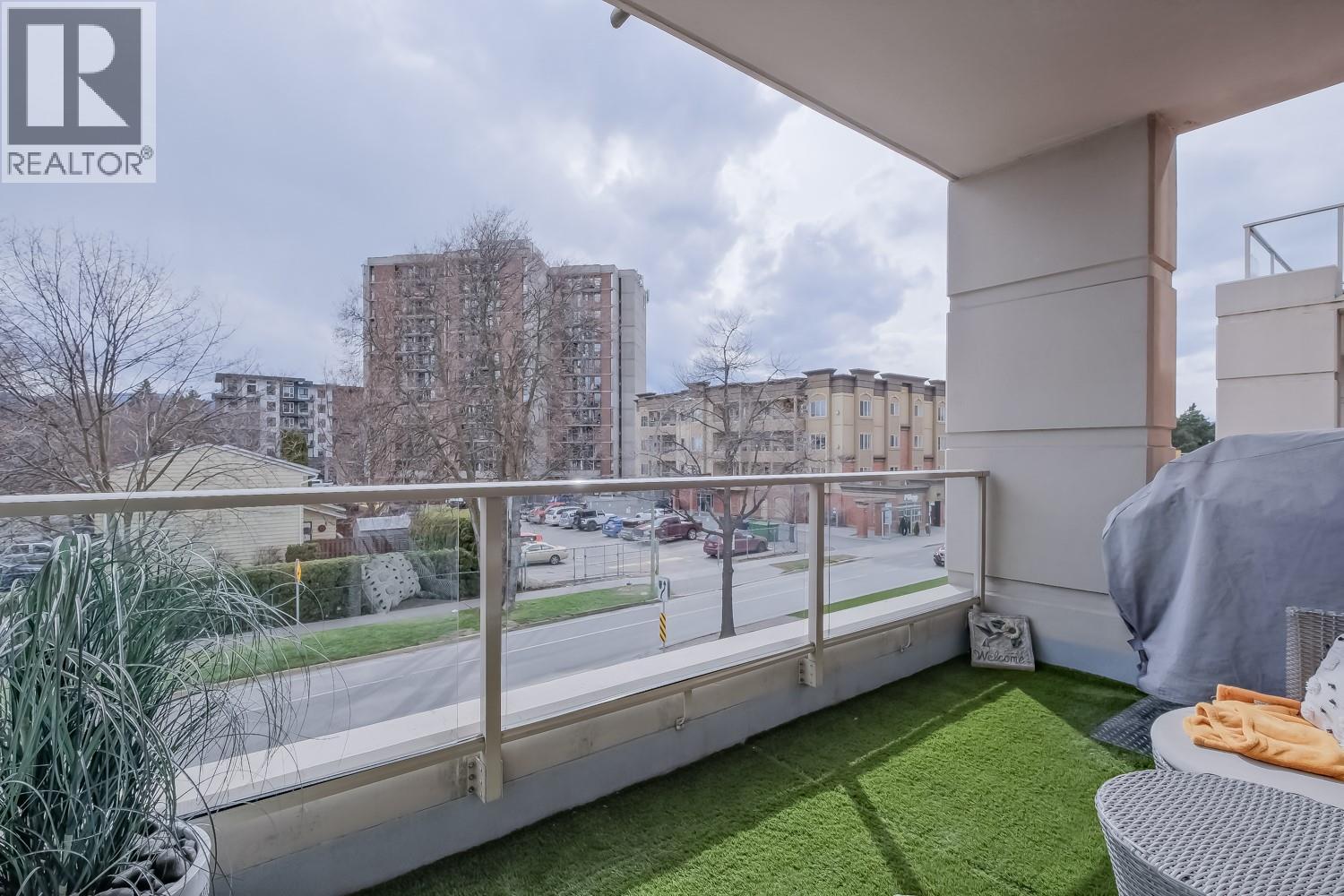 1160 Bernard Avenue Unit# 215, Kelowna