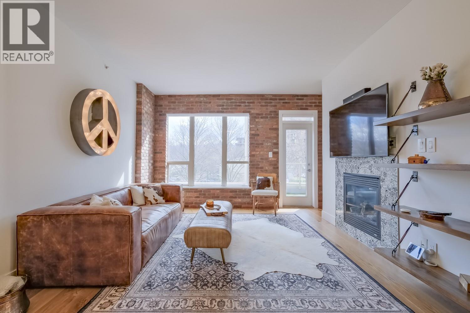 1160 Bernard Avenue Unit# 215, Kelowna