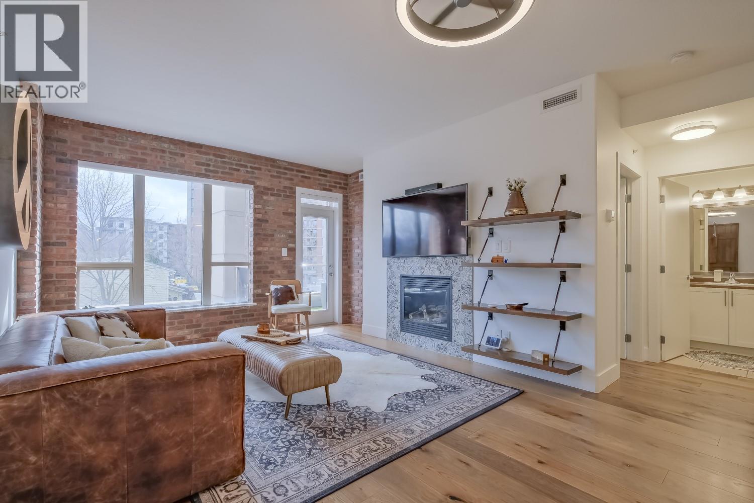 1160 Bernard Avenue Unit# 215, Kelowna