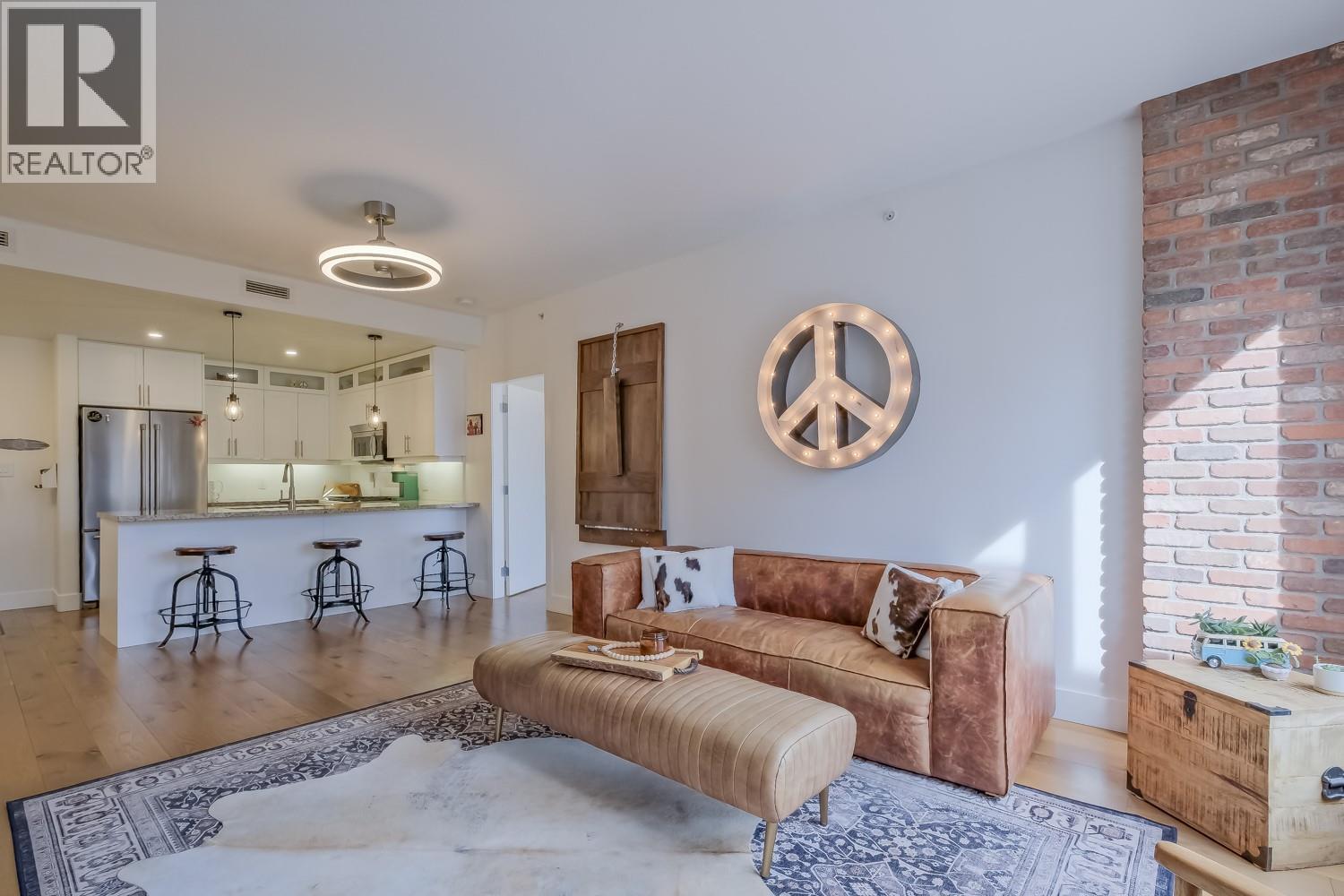 1160 Bernard Avenue Unit# 215, Kelowna