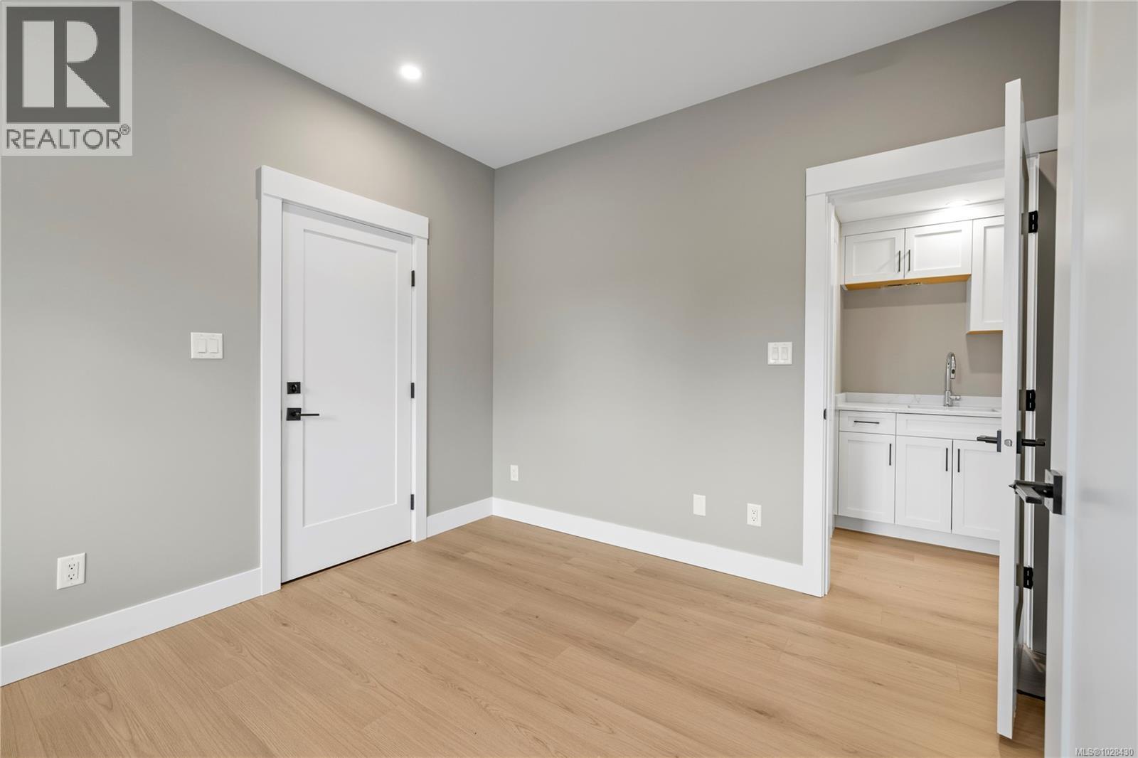 746 Doehle Ave, Parksville