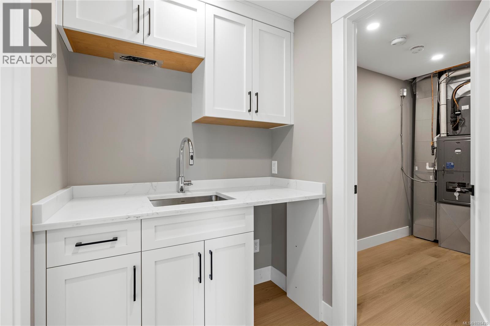 746 Doehle Ave, Parksville