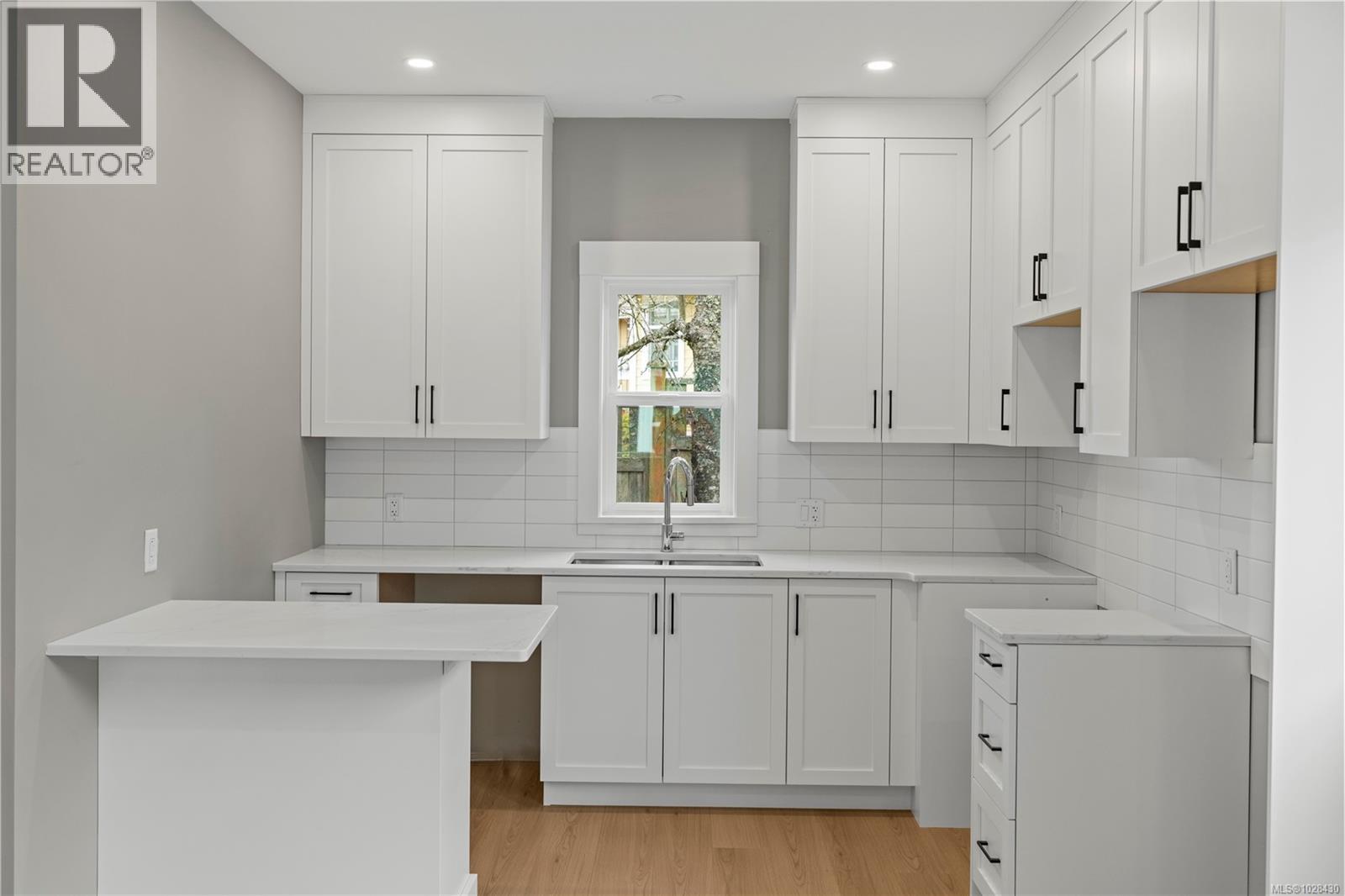 746 Doehle Ave, Parksville