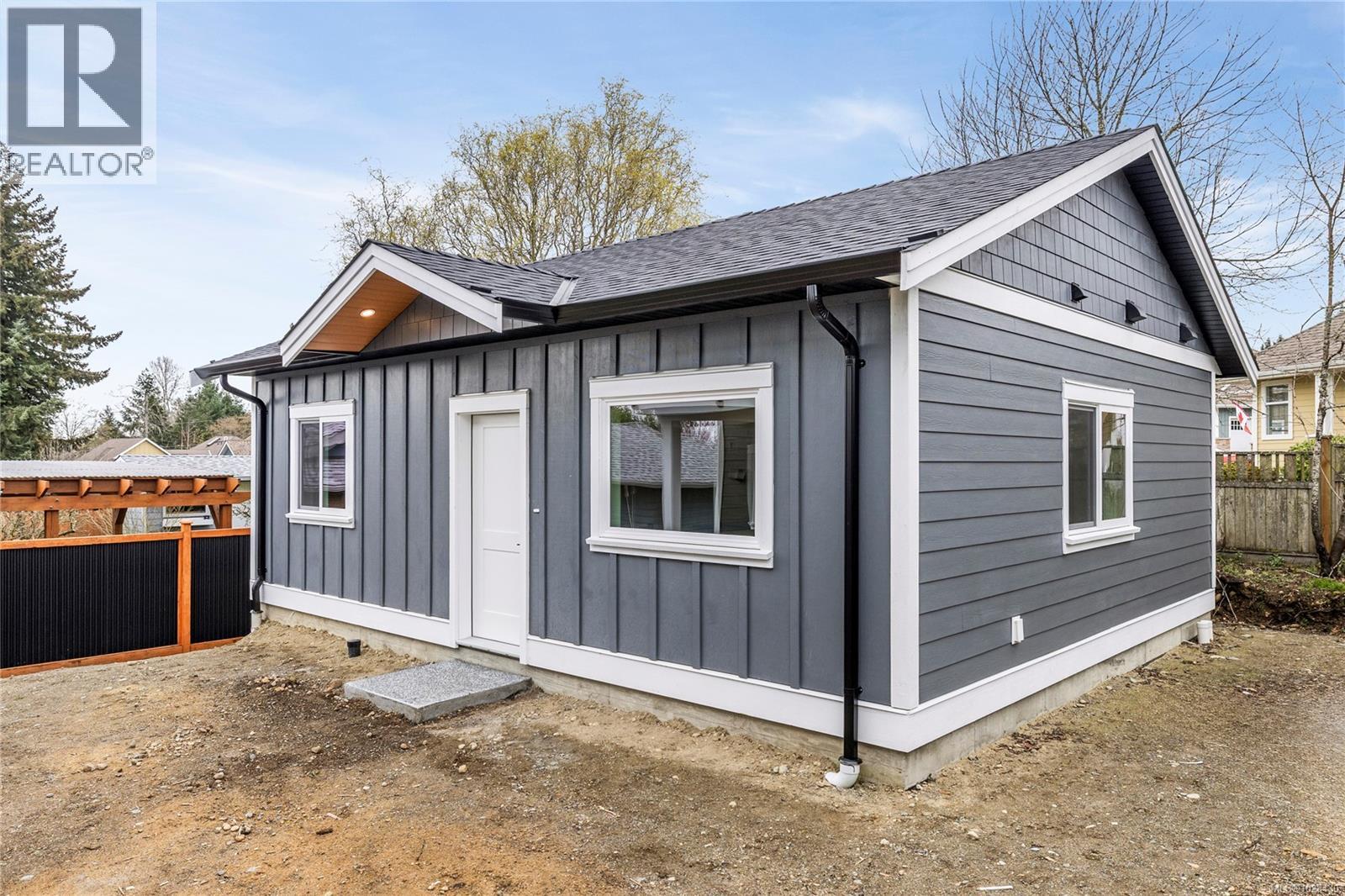 746 Doehle Ave, Parksville