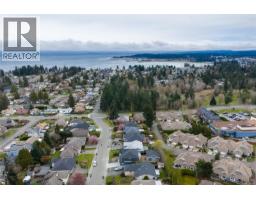 Bathroom - 746 Doehle Ave, Parksville, BC V9P2V1 Photo 10