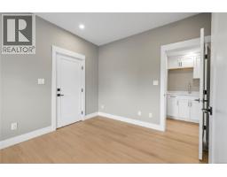 Bathroom - 746 Doehle Ave, Parksville, BC V9P2V1 Photo 19