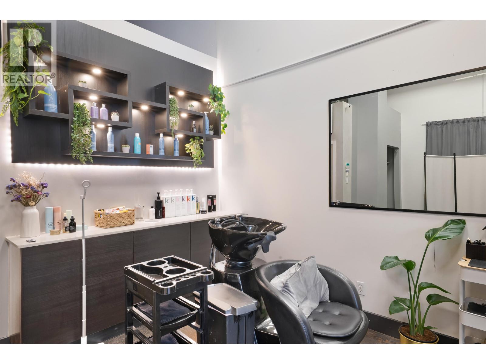 Business for Sale in Vancouver – 1 119 W PENDER STREET, Vancouver – MLS# C8077383 - Image 12