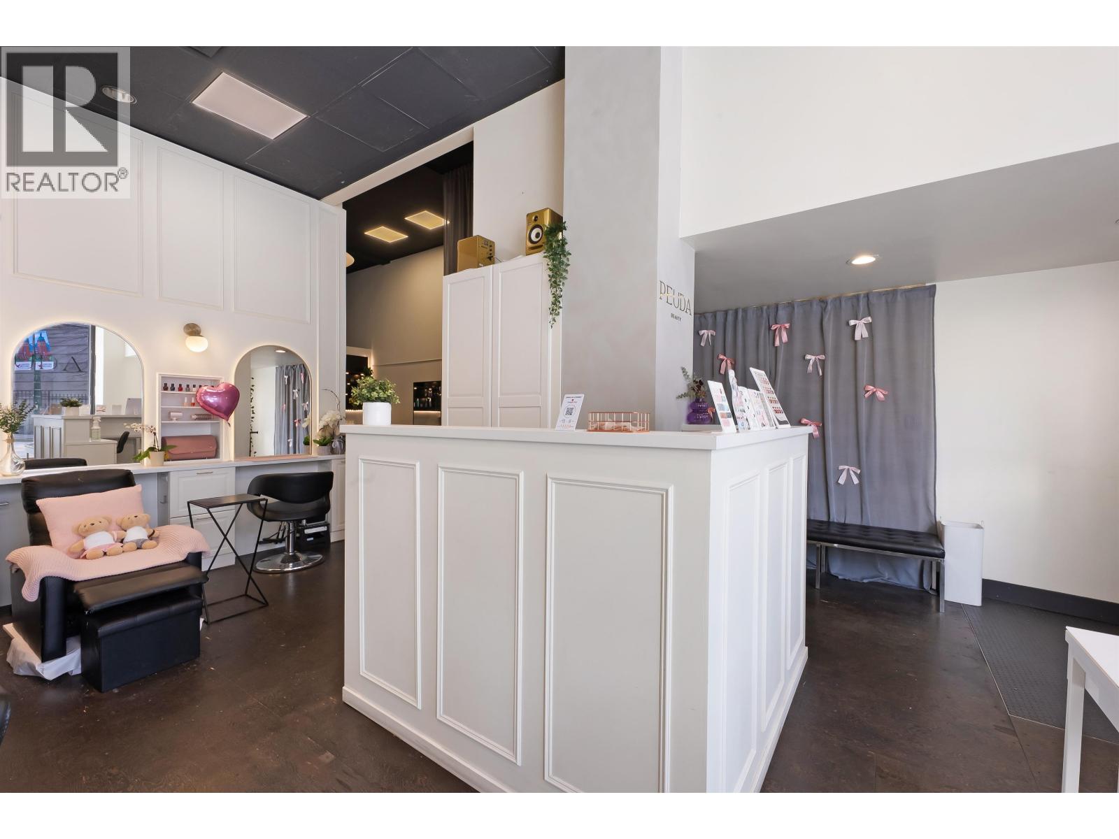 Business for Sale in Vancouver – 1 119 W PENDER STREET, Vancouver – MLS# C8077383 - Image 2