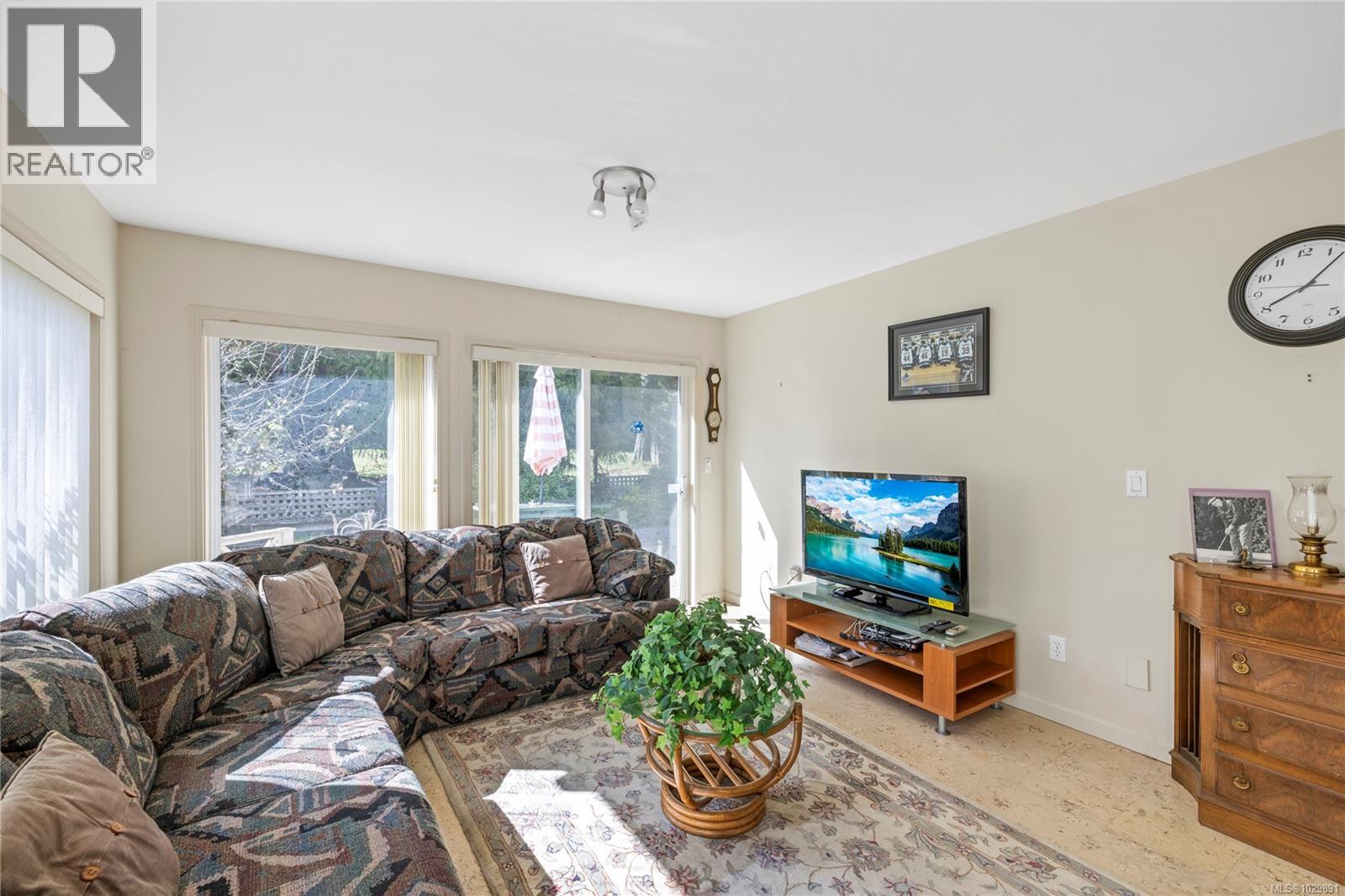 626 WINDWARD WAY - 23