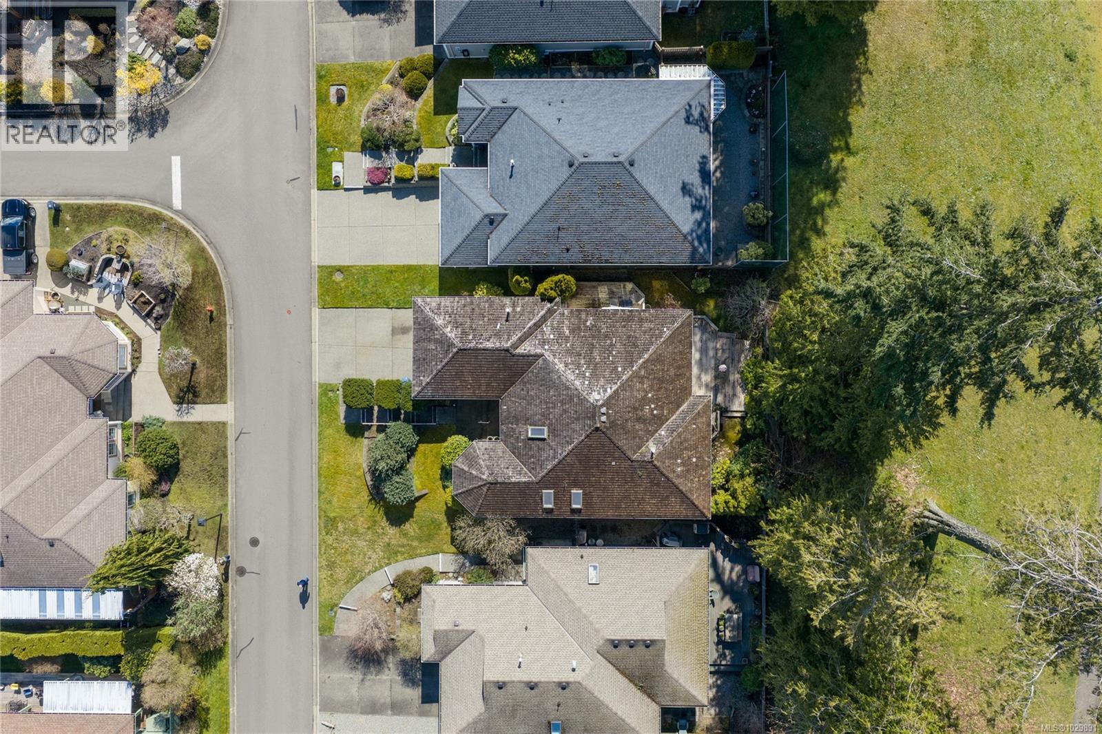 626 WINDWARD WAY - 35