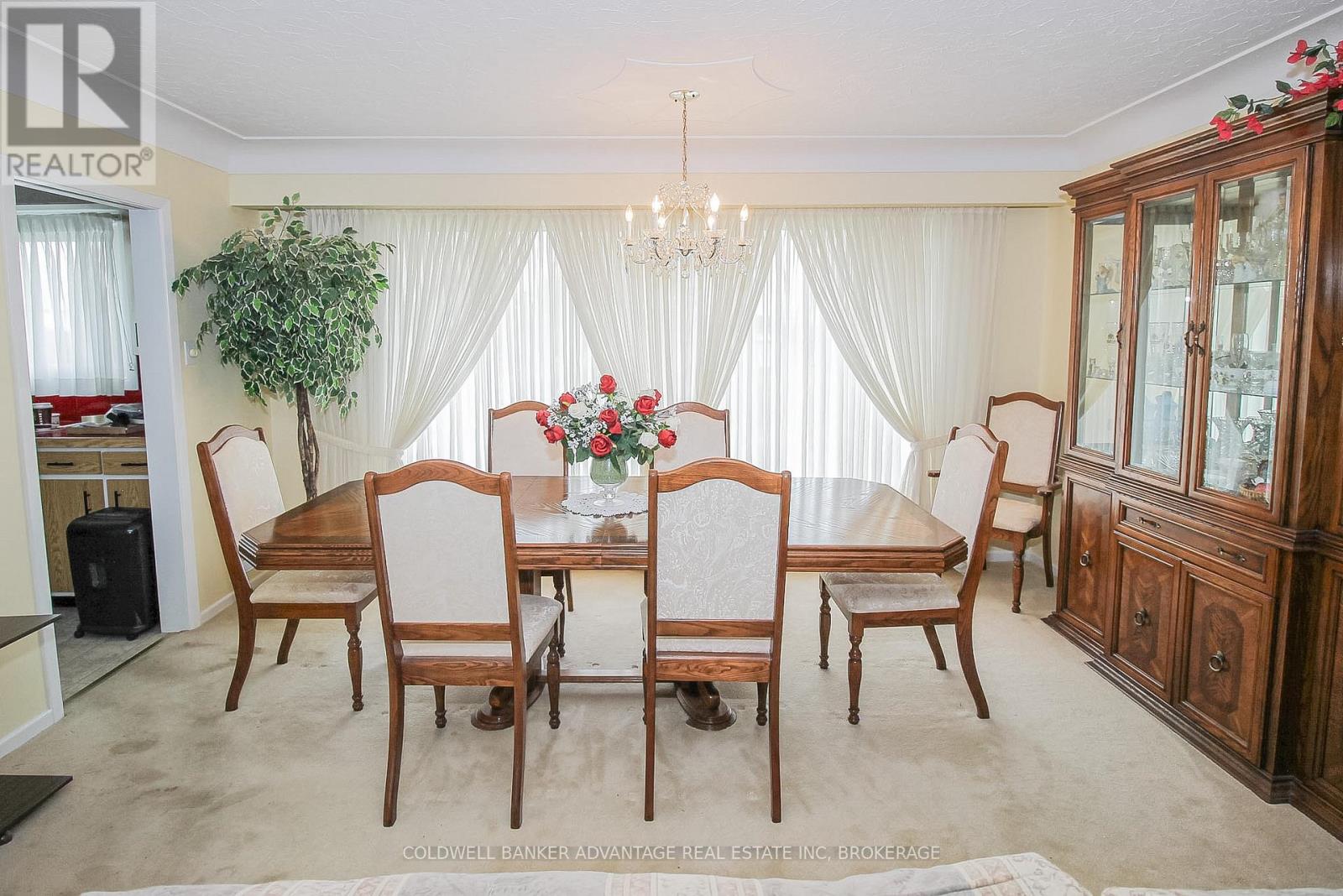 377 SILVERTHORN CRESCENT - 12