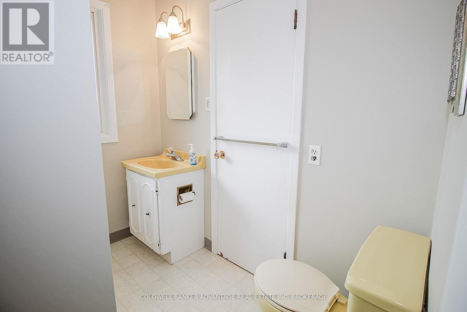 377 SILVERTHORN CRESCENT - 28