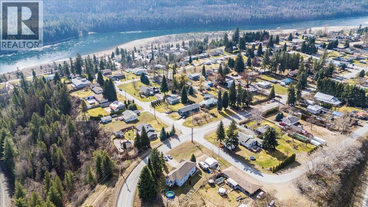 601 12TH Avenue, Genelle