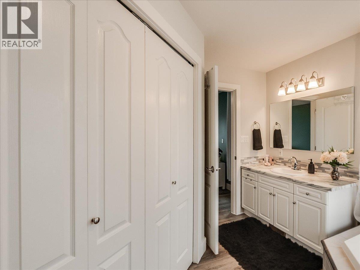 601 12TH Avenue, Genelle