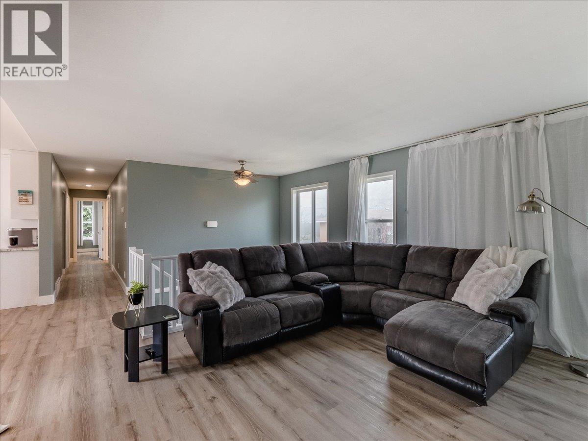 601 12TH Avenue, Genelle