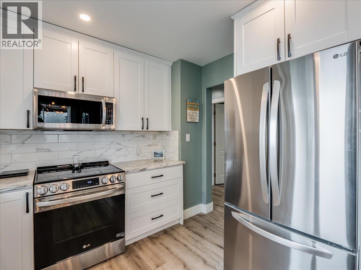 601 12TH Avenue, Genelle