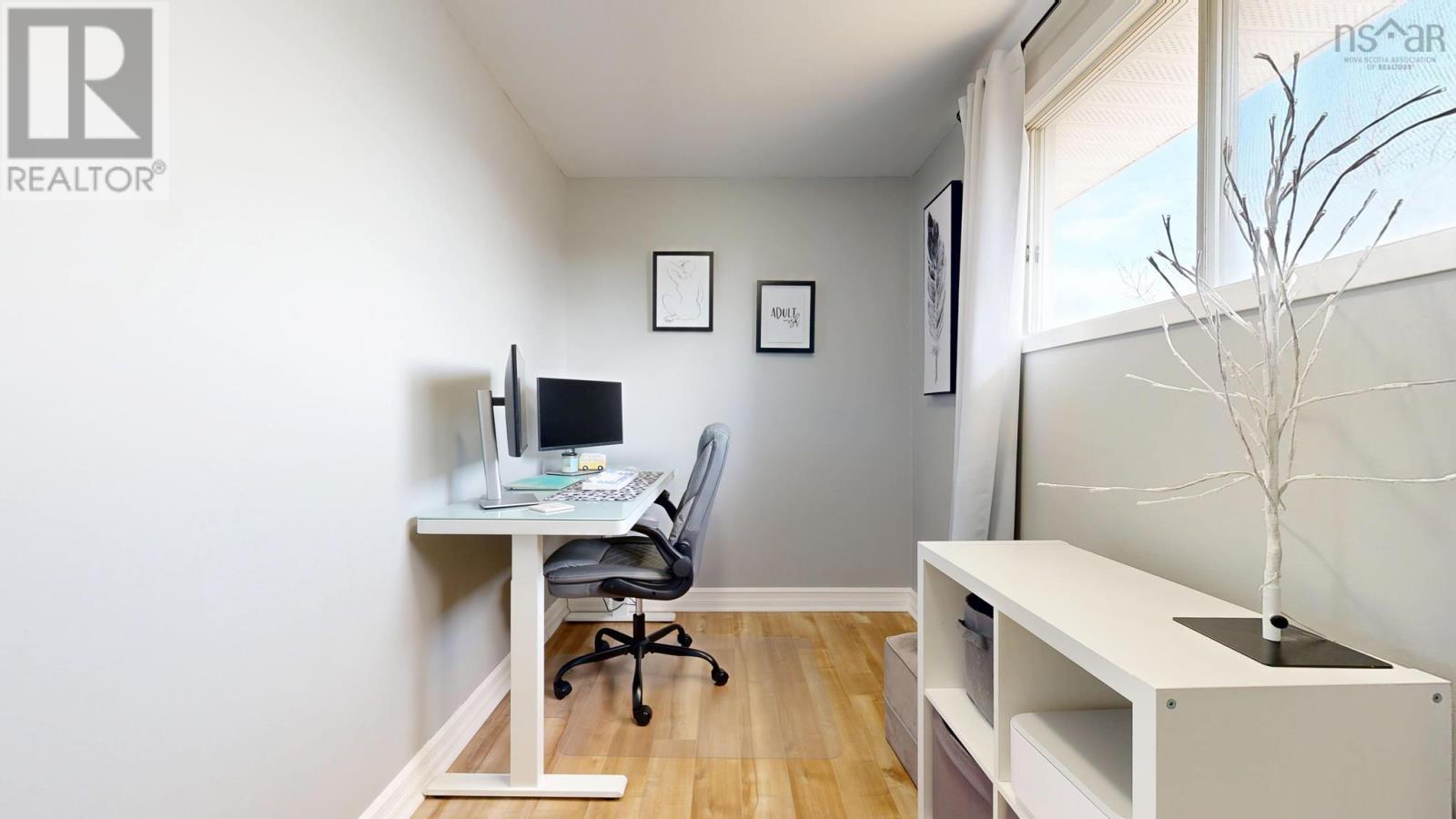 Property 31 of 48 of 16 Parker Place Crescent