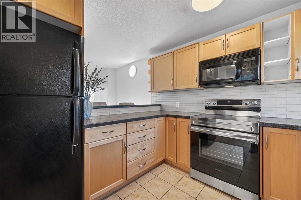 Single Family House Bi-level for Sale in   Glamis Green SW Glamorgan Calgary 