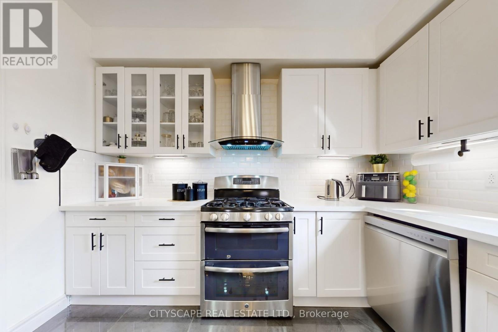 7218 LULWORTH COURT - 12