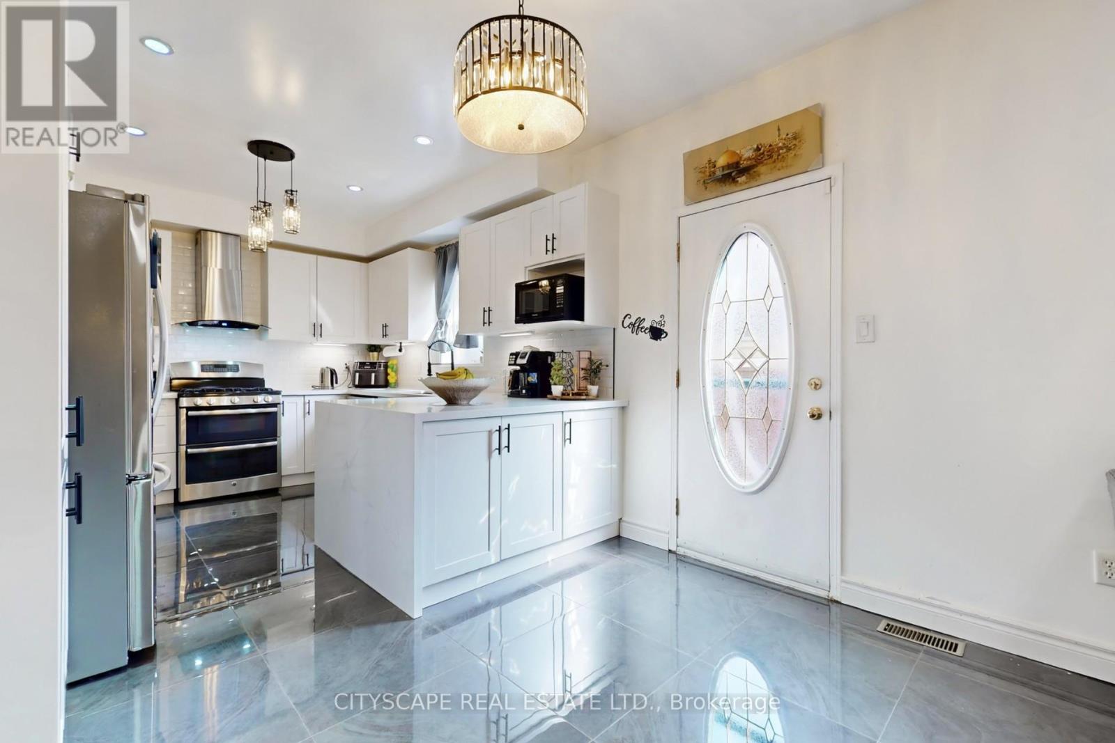 7218 LULWORTH COURT - 13