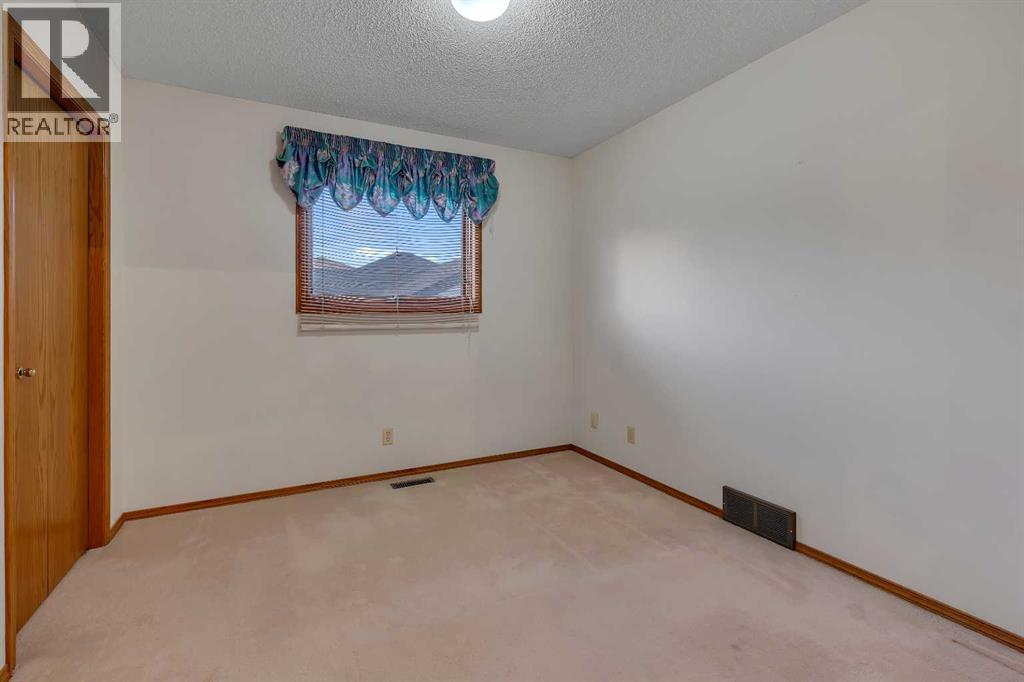 Single Family House for Sale in  Riverview Park SE Riverbend Calgary 