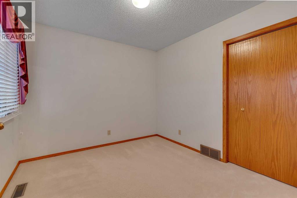 Single Family House for Sale in  Riverview Park SE Riverbend Calgary 