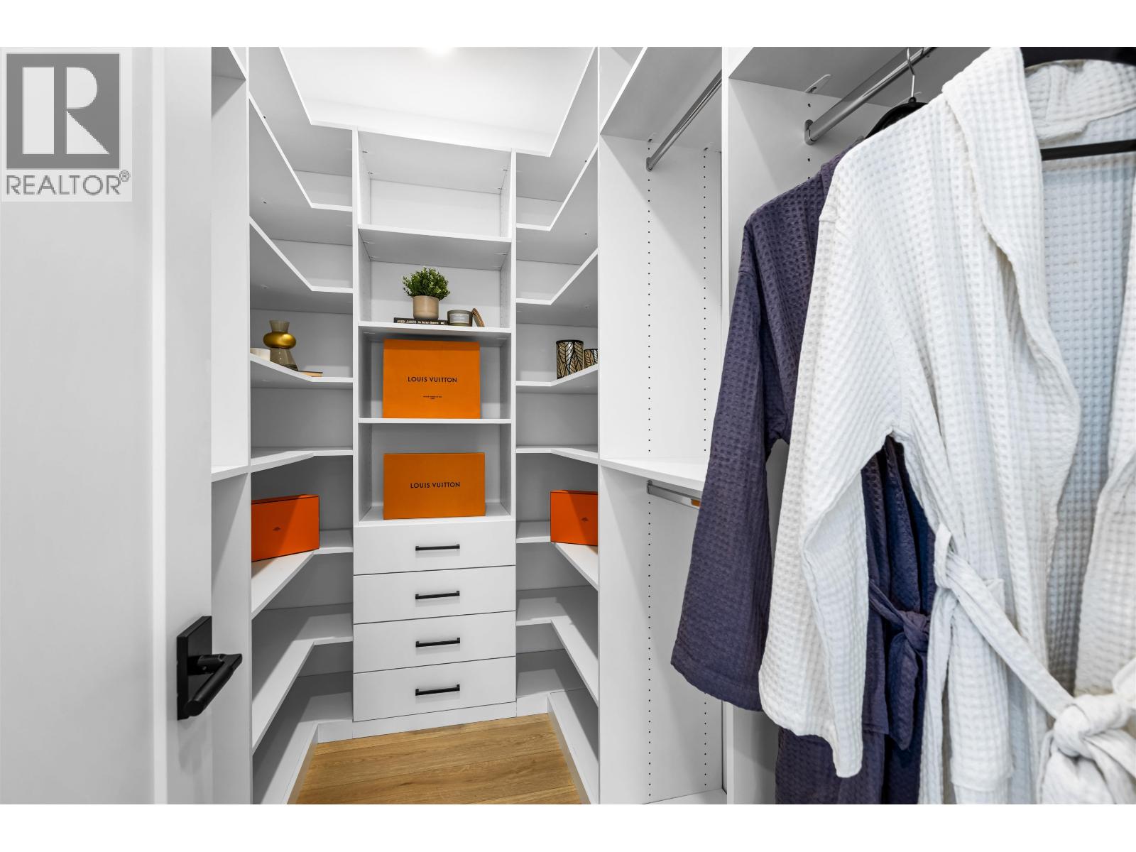 1 7353 12TH AVENUE, Burnaby