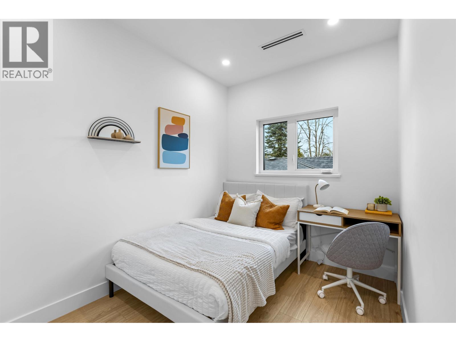 1 7353 12TH AVENUE, Burnaby