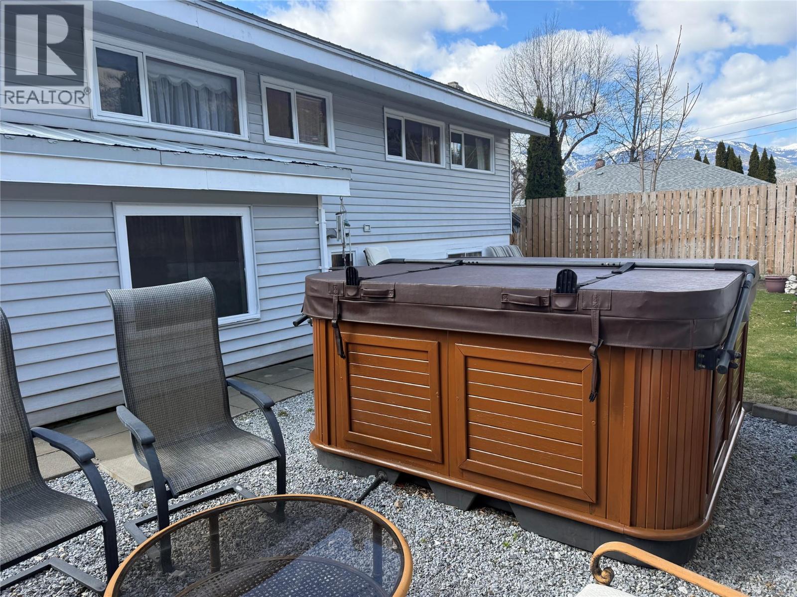 2225 7th Avenue, Trail