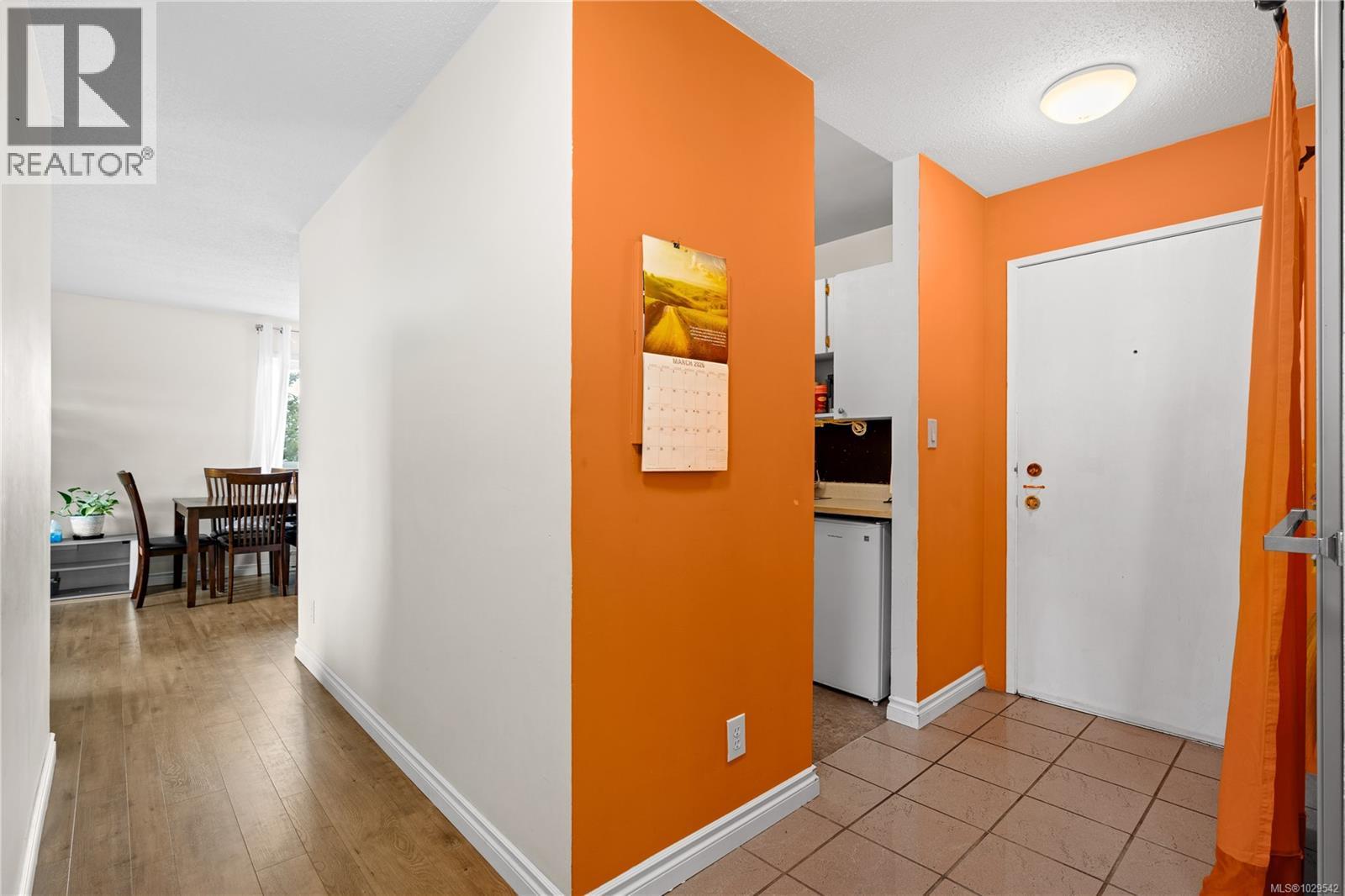 #308 1351 ESQUIMALT RD - 31