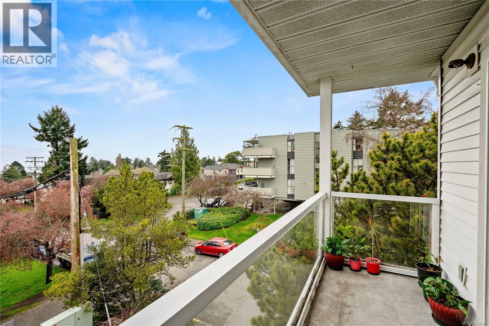 #308 1351 ESQUIMALT RD - 17