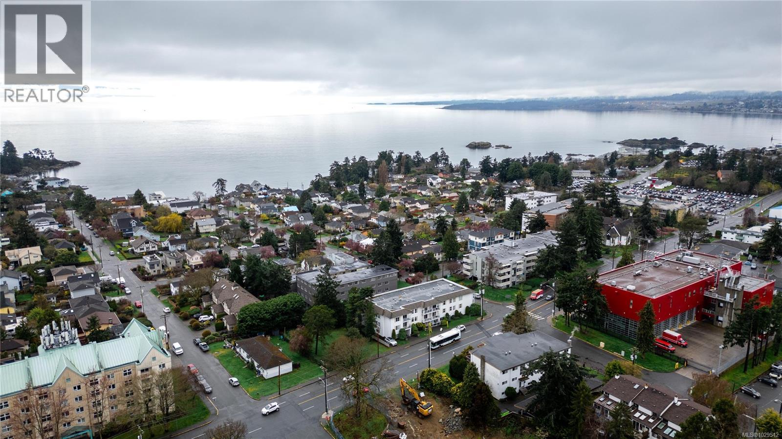 #308 1351 ESQUIMALT RD - 37